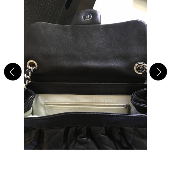 100% Authentic Chanel Chain Around Bag - Picture 10 of 13